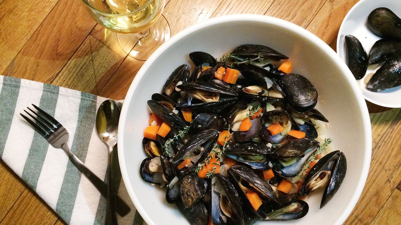 8 & 20 Recipe White WineSteamed Mussels With Beans and Vegetables